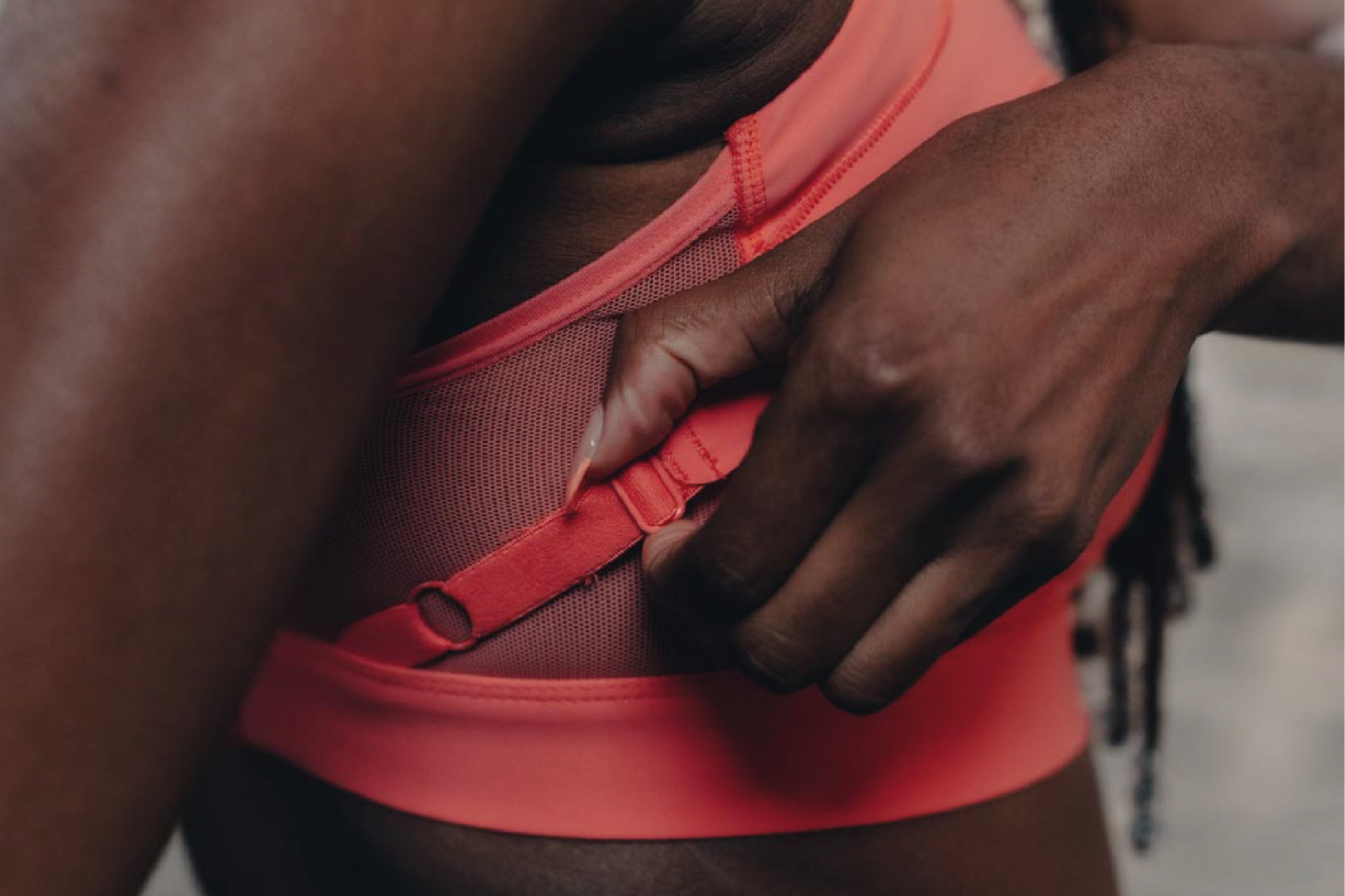 MAAREE_Sports_bra_adjustment